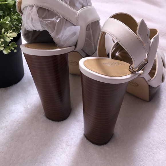 Michael kors shoes - Picture 2 of 7